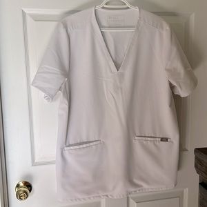 Figs Casma 3-Pocket Scrub Top Optic White